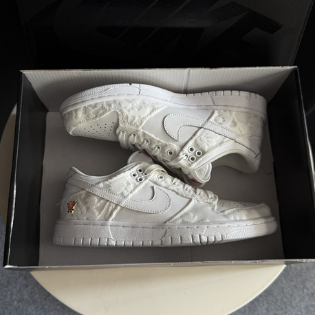 Nike Dunk Low “You Deserve Flowers” 