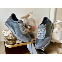 Gri Süet Detaylı Sneaker