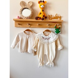 Ellie Kız Bebek Organik Pamuklu Çiçek Nakışlı Dantelli Kadife Tulum ve Hırka Takımı