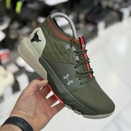 UNDER ARMOUR 