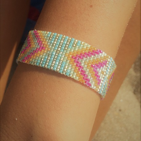 Island color bracelet