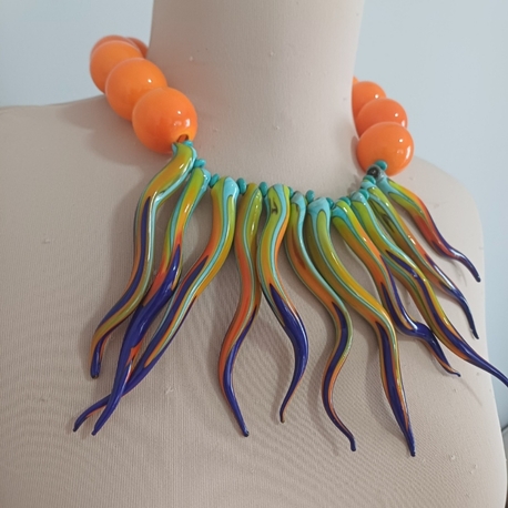 Orange kolye 