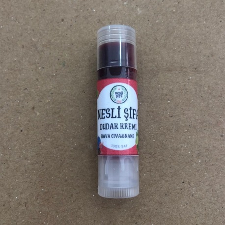 Doğal Renkli Dudak Kremi