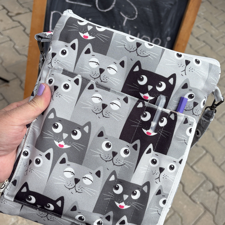 Kedi Desenli Askılı Tablet Çantası