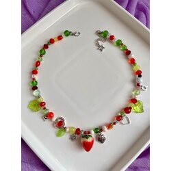 Çilek bahçesi choker kolye
