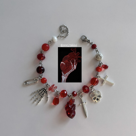 Dark Feminine Heart Bileklik