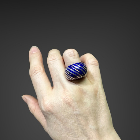 LOVE BOMB - (Fold)