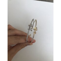Gül figürlü bilezik