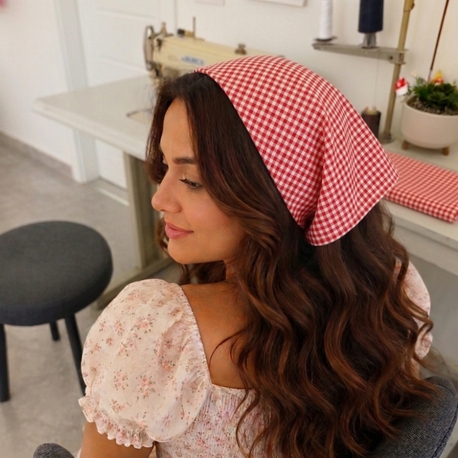 kırmızı pötikare bandana