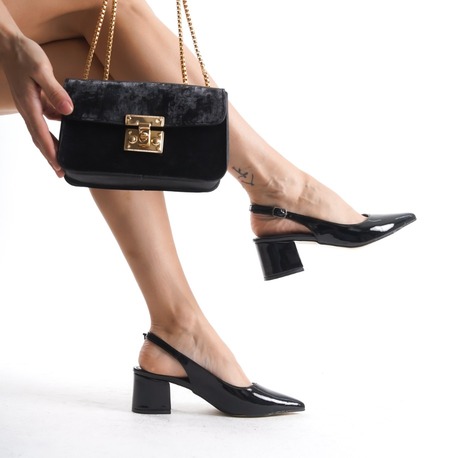 Siyah Rugan Parlak Arkası Açık Kalın Topuklu Stiletto Ve Çanta Kombin