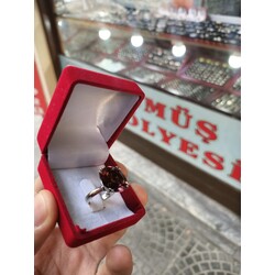 Sultanit taşlı gümüş yüzük