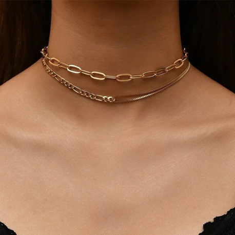 Zincir Detaylı Altın Renk Minimalist Kolye
