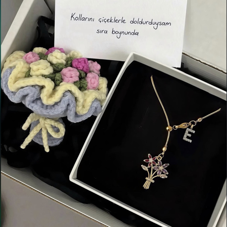 Çiçek buketi kolye ve buket set