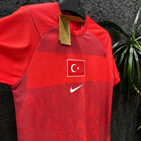 Türkiye Retro Klasik: Kırmızı "Göğüs Bantlı" Seri