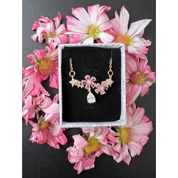 Çiçek ve damla model kolye