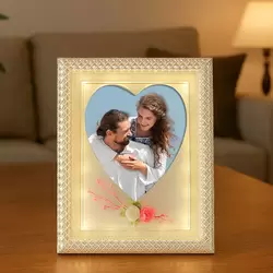 Fotoğraf Çerçevesi Pembe ve Beyaz Çiçekli Kalp Şekilli Dikey Foto Çerçeve