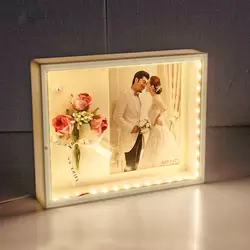 Fotoğraf Çerçevesi - Çiçek Buketi Detaylı Işıklı Çerçeve