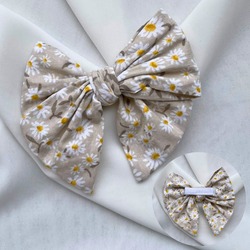 Daisy Pinwheel Bow