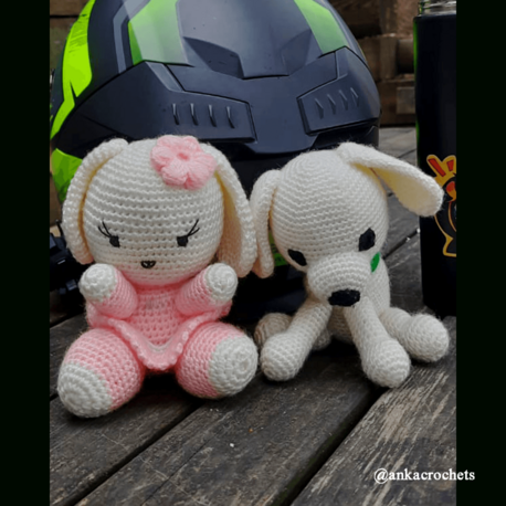 Minik Pembe Tavşan ve Köpek