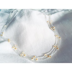 tiny daisies necklace (white)