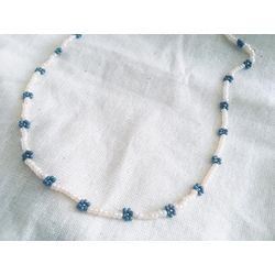 Tiny Daisies Necklace w Gold (Pearly) | July'19