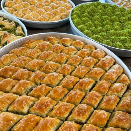 Direk Antepten 1.Sınıf Doğal Antep Baklavası | Bol Antep Fıstıklı | Sade Yağlı | 1 KG