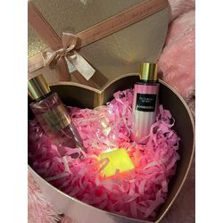 kalp kutulu Victoria's Secret body mist hediye kutusu
