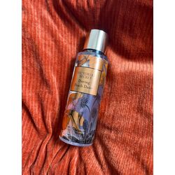 Victoria's Secret | Daring peach daisy vücut spreyi 