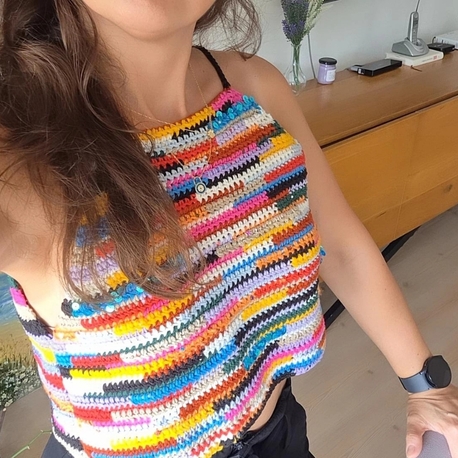 Ayvalık Comfort – Rengârenk El Örgüsü Crop Top