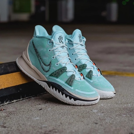 Nike Kyrie 7 Copa