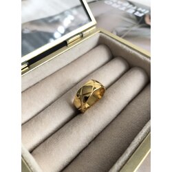 GOLD ÜSTÜ ÇİZGİLİ YÜZÜK 