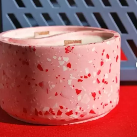  Canlı Pembe Terazzo Desenli Yin Yang Mum - Normal Fitil