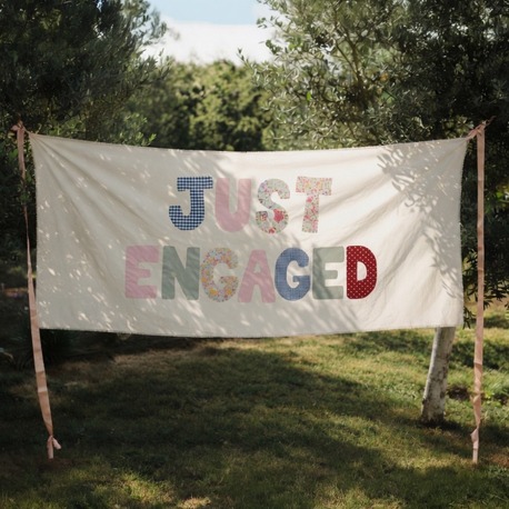 Just Engaged Bannerı — El Yapımı Kumaş Nişan Süsü
