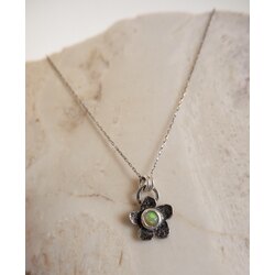 Opal Flower Kolye