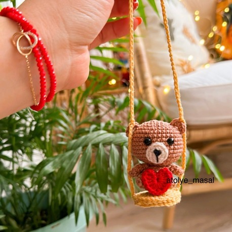 Amigurumi Ayı Araba Süsü | Sevimli ve El Yapımı Araç Aksesuarı