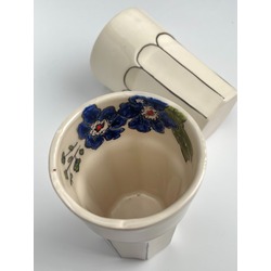 Flowers into buttle 