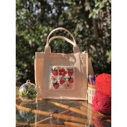 Çilek Punch Nakışlı Krem Tote Çanta (Ön Sipariş)