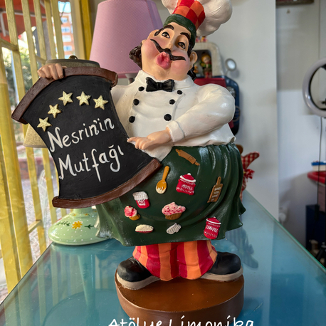 Aşçı heykeli biblosu