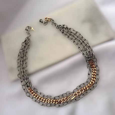 Linda rose choker 