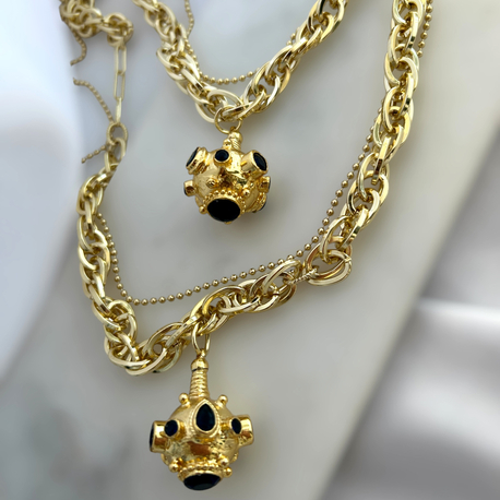 Regina Nera Necklace 