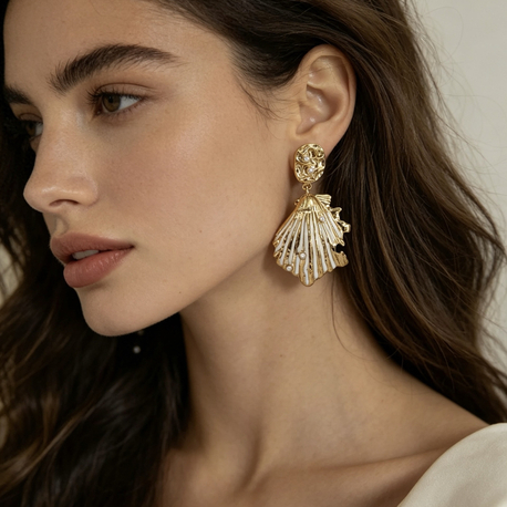 Shell white earring
