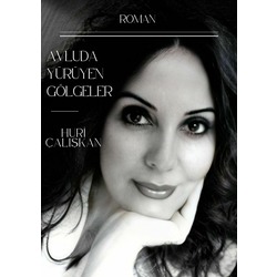 Avluda Yürüyen Gölgeler