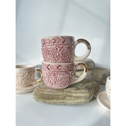 Karnaval pembe fincan ve tabağı