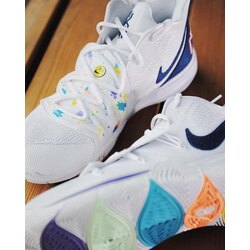 Kyrie 5 Have a Nike day