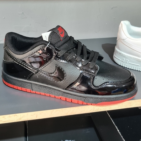 NIKE DUNK LOW SIYAH KIRMIZI