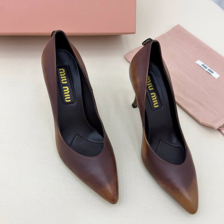 Miu Miu Waxed Calfskin Pointy Toe Pump Vintage (Premium)