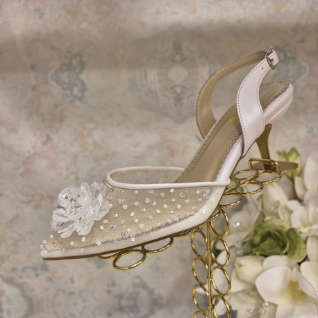 Kristal Taşlı ve Çiçek Detaylı Transparan Stiletto