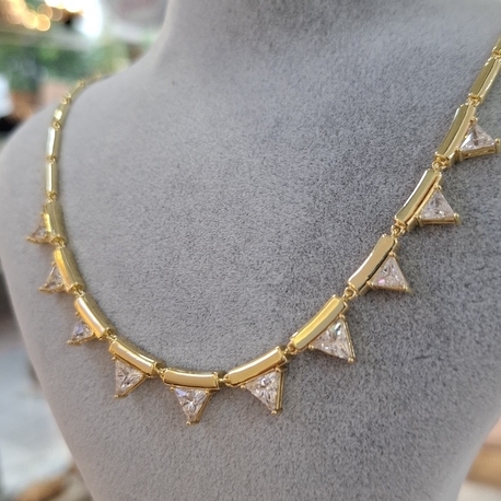 Üçgen Zirkon Gold Kaplama VIP Kolye