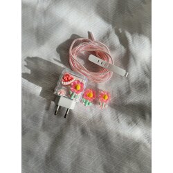 Çiçekli Kabartmalı Şarj Kılıfı