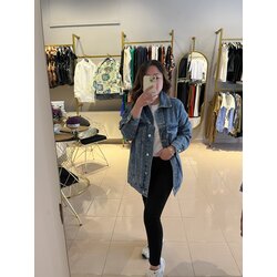 Üzeri Taş Detaylı Çift Cep Denim Ceket